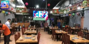 Quán có không gian rộng rãi thoải mái xem đá banh mà không bị gò bó 